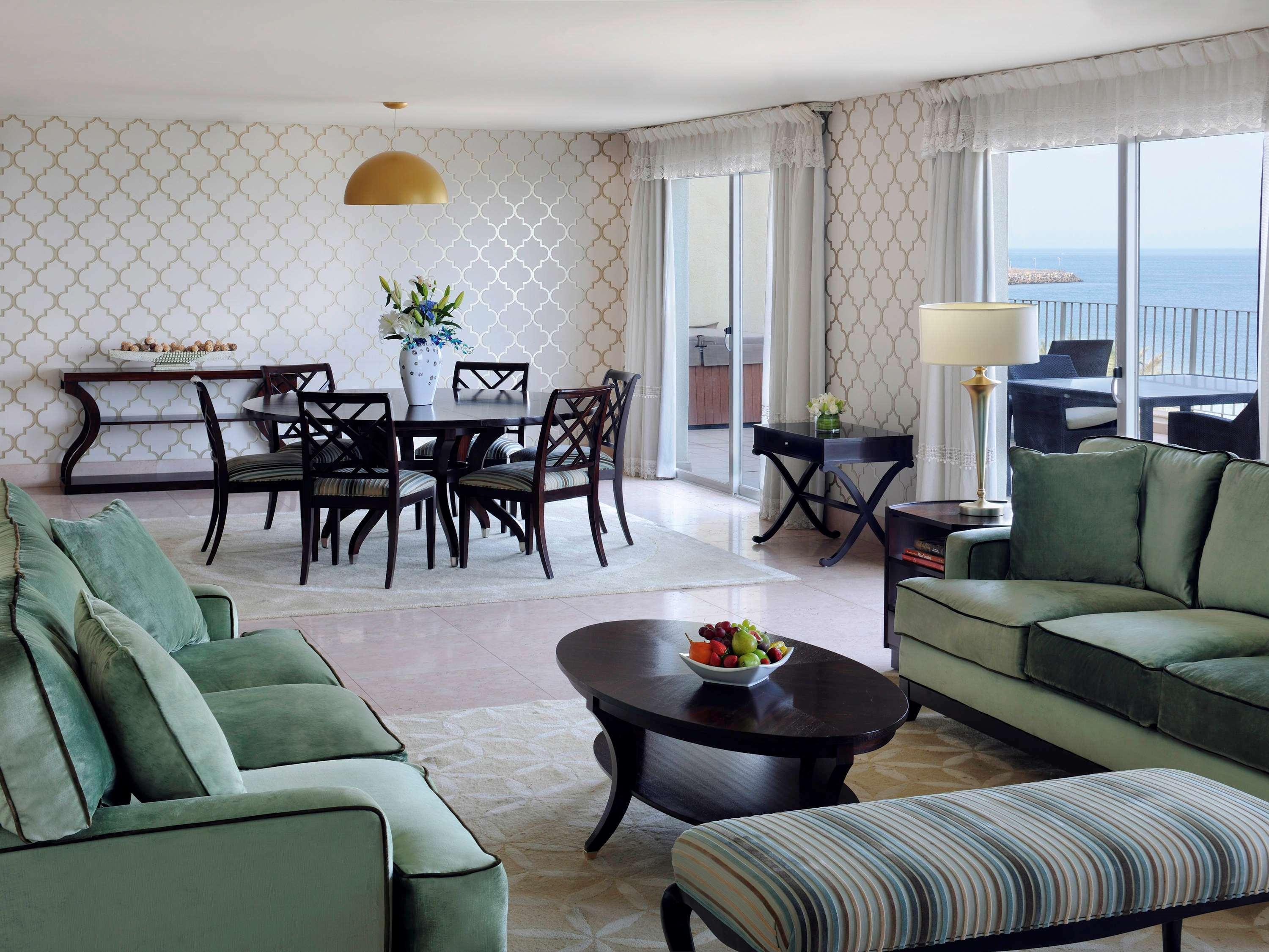 Moevenpick Hotel & Resort Al Bida'A Salmiya Zewnętrze zdjęcie A suite at the Hilton Tel Aviv