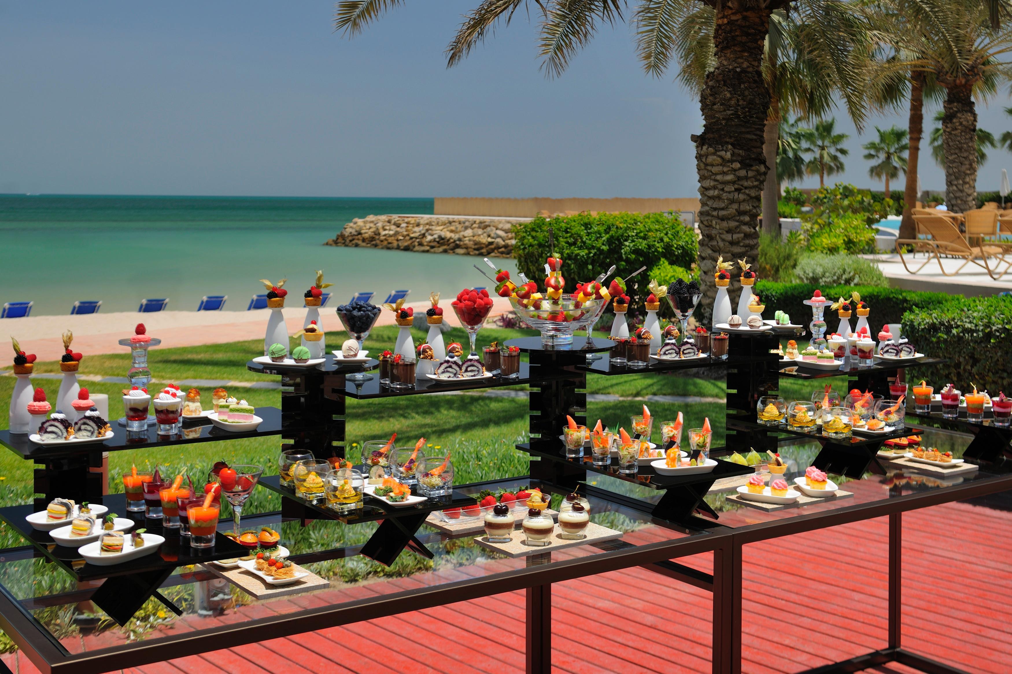 Moevenpick Hotel & Resort Al Bida'A Salmiya Zewnętrze zdjęcie Beach at the hotel