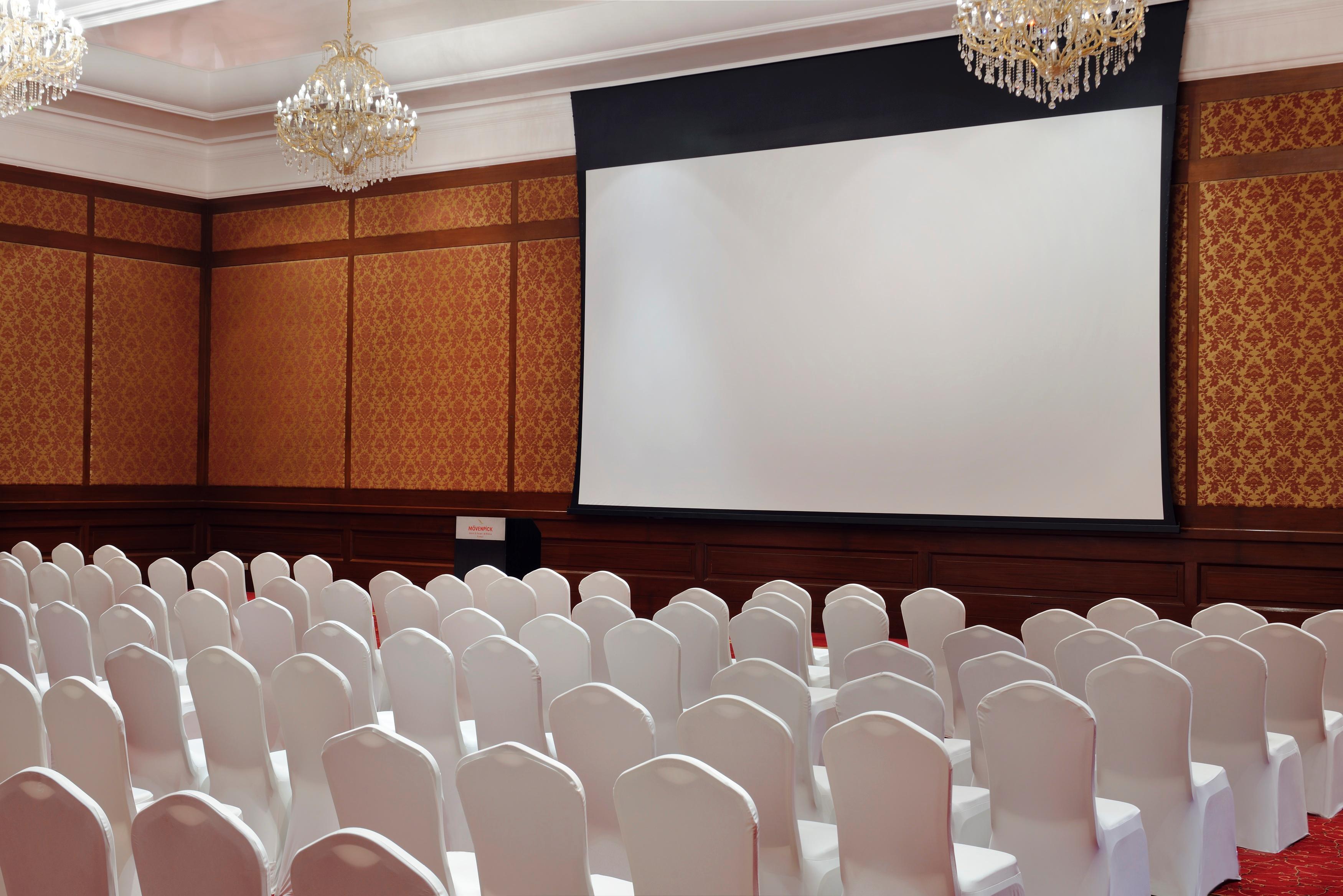 Moevenpick Hotel & Resort Al Bida'A Salmiya Zewnętrze zdjęcie A projection screen in a conference room