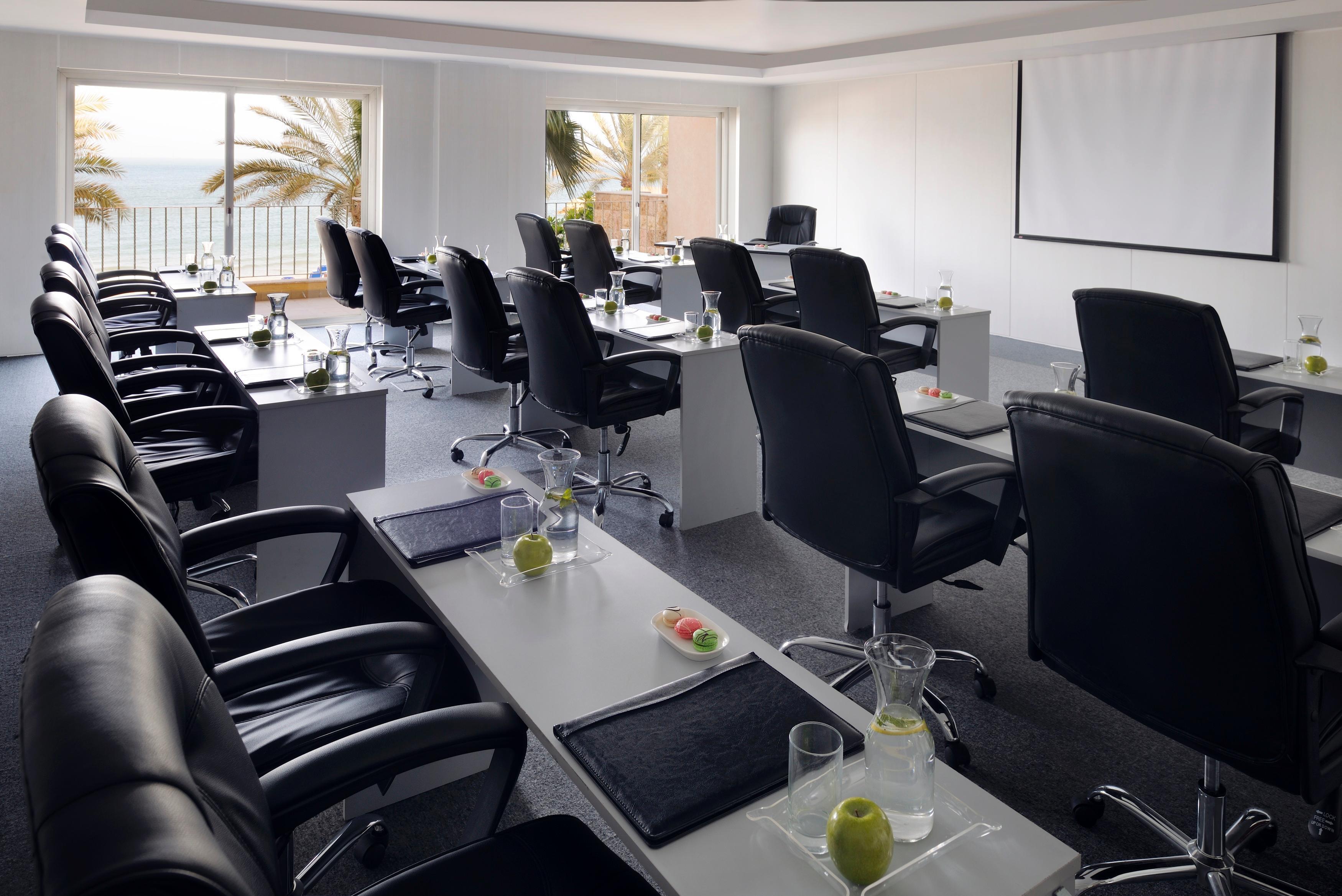 Moevenpick Hotel & Resort Al Bida'A Salmiya Zewnętrze zdjęcie Meeting room