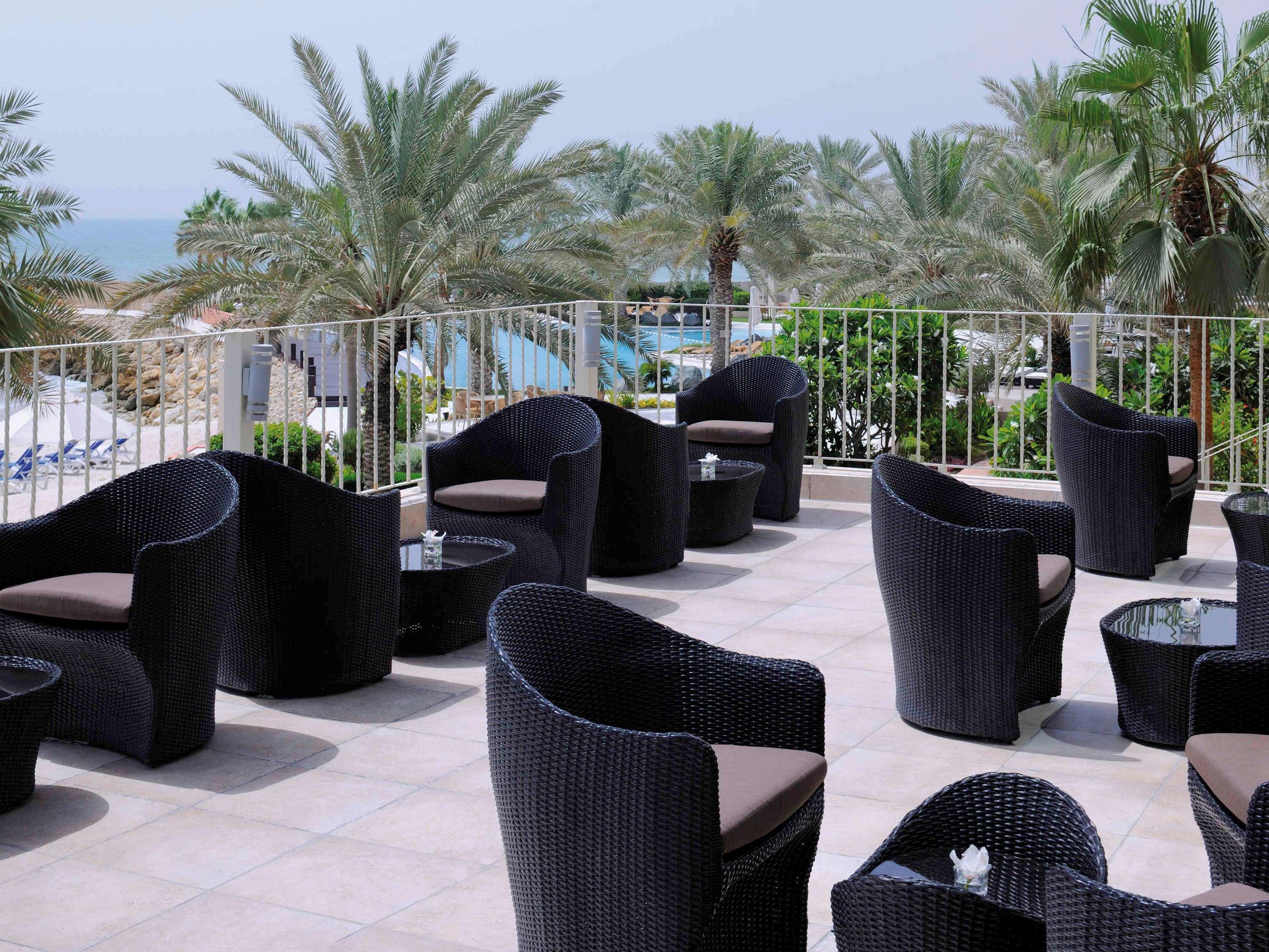 Moevenpick Hotel & Resort Al Bida'A Salmiya Zewnętrze zdjęcie The pool at the hotel