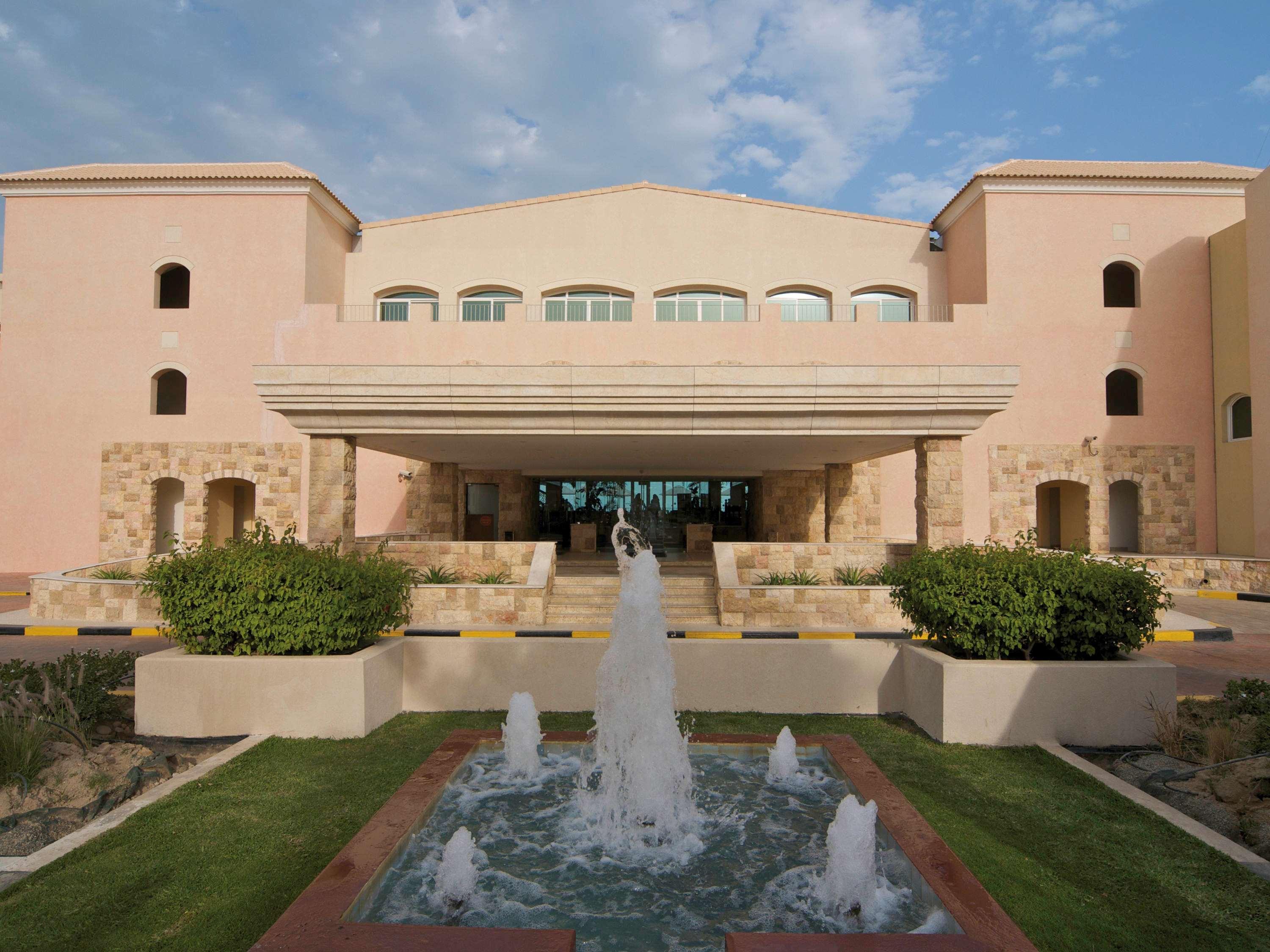 Moevenpick Hotel & Resort Al Bida'A Salmiya Zewnętrze zdjęcie The University of Texas at Tyler